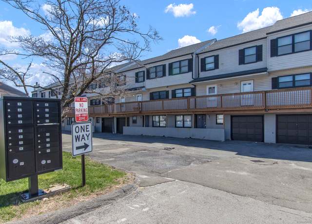 Property at 11 Tuttle St Apt 11, Stamford, CT 06902, 3 beds, 1.5 baths