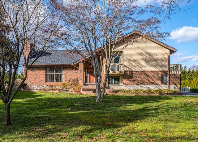 Property at 51 Stanton Rd, Clinton, CT 06413, 3 beds, 3.5 baths