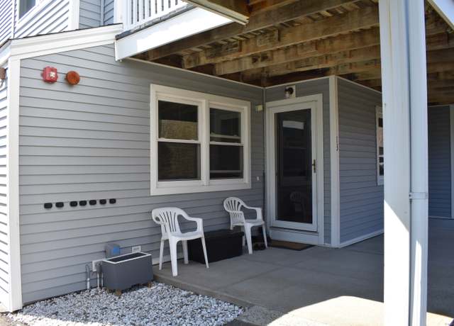 Property at 13 Senior Dr #13, Monroe, CT 06468, 1 bed, 1 bath