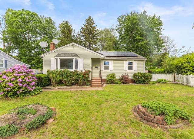 Property at 130 Jefferson Ln, East Hartford, CT 06118, 3 beds, 2 baths