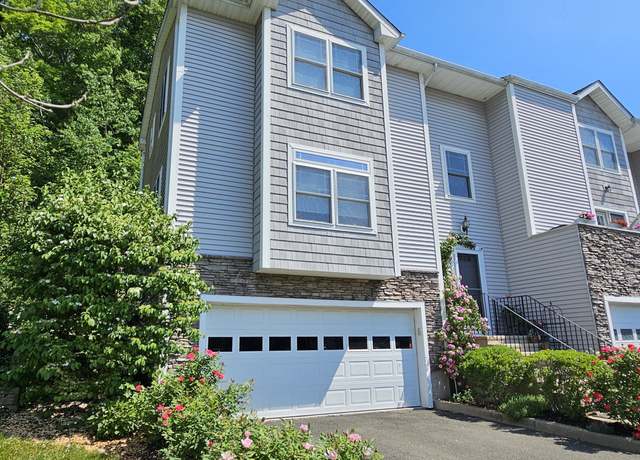 Property at 46 Stetson Pl #46, Danbury, CT 06811, 2 beds, 2.5 baths