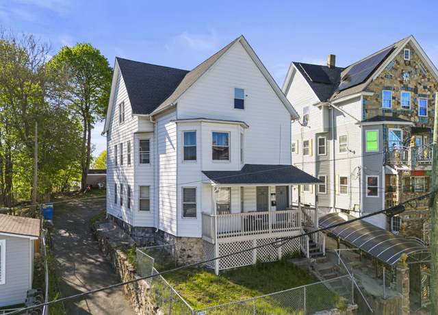 Property at 11 Putnam St, Waterbury, CT 06704, 6 beds, 3 baths