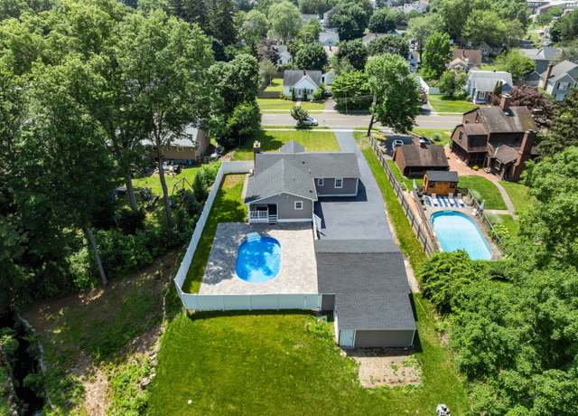Property at 450 Wakelee Ave, Stratford, CT 06614, 3 beds, 3 baths