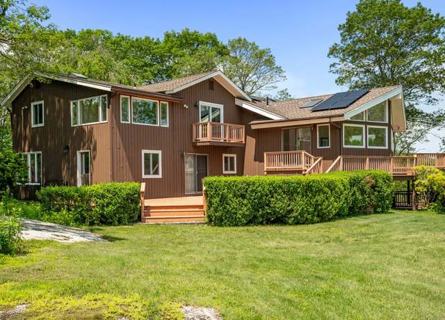Property at 162 Shortwoods Rd, New Fairfield, CT 06812, 4 beds, 3.5 baths