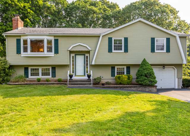 Property at 10 Longview Ln, Wallingford, CT 06492, 4 beds, 2.5 baths