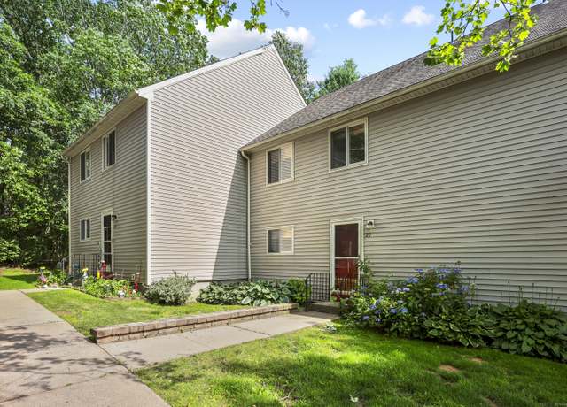 Property at 22 Mohawk Ct #22, Cromwell, CT 06416, 3 beds, 1.5 baths