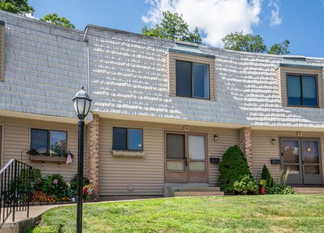 Property at 10 Redwood Ct #10, Cromwell, CT 06416, 3 beds, 2.5 baths