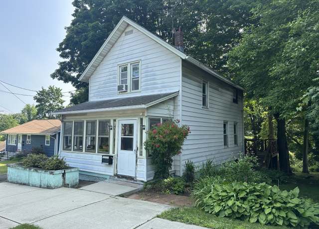 Property at 813 Russell St, New Haven, CT 06513, 3 beds, 1 bath