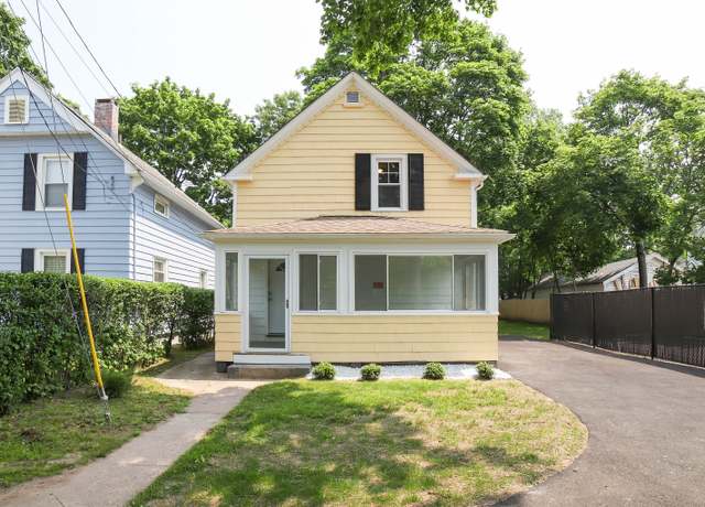 Property at 30 Ward Pl, West Haven, CT 06516, 2 beds, 2 baths