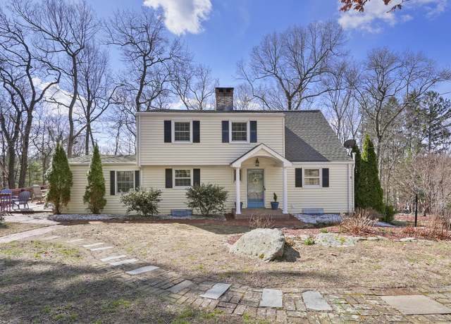 Property at 122 Wood Pond Rd, Glastonbury, CT 06033, 4 beds, 2.5 baths