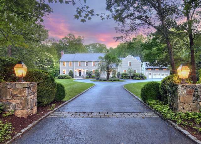 Property at 150 Aran Hill Rd, Fairfield, CT 06824, 4 beds, 4 baths