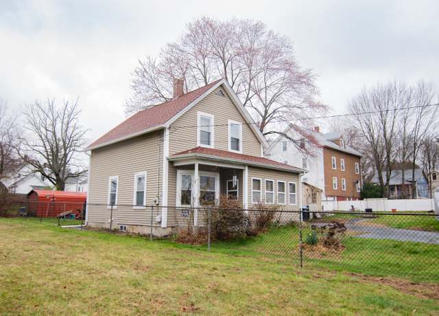 Property at 20-1/2 Cleveland St, Putnam, CT 06260, 3 beds, 1.5 baths