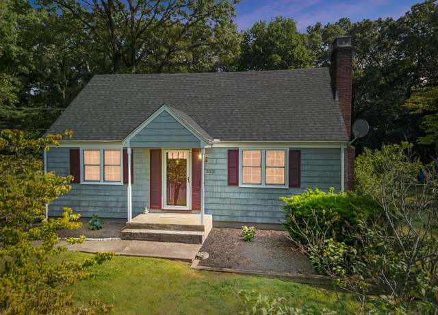 Property at 322 Hillhurst Ave, New Britain, CT 06053, 3 beds, 2 baths