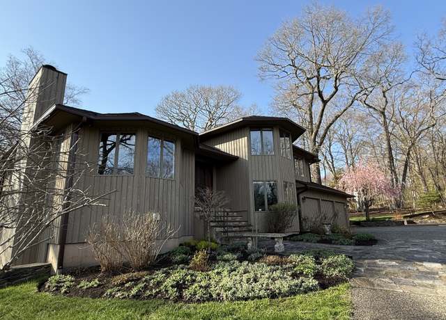Property at 25 Rock Ridge Rd, Bridgewater, CT 06752, 5 beds, 3.5 baths