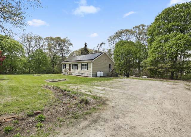 Property at 144 Pawcatuck Ave, Stonington, CT 06379, 3 beds, 2 baths