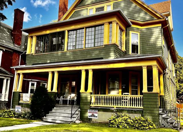 Property at 260 Oxford St, Hartford, CT 06105, 8 beds, 2.5 baths