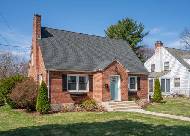 Property at 17 Tecumseh Rd, West Hartford, CT 06117, 4 beds, 2 baths