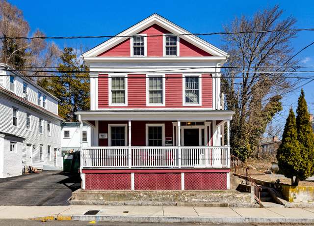 Property at 9 Brewer St, New London, CT 06320, 6 beds, 5 baths