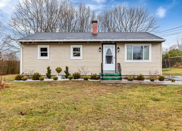 Property at 139 Lamphere Rd, Groton, CT 06355, 3 beds, 1 bath