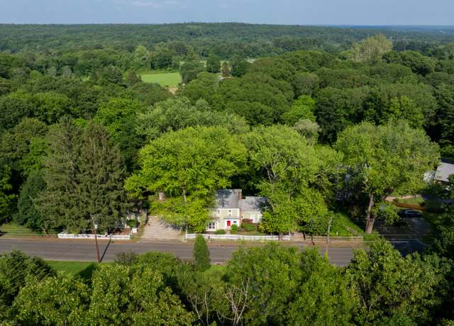 Property at 45 Roseland Park Rd, Woodstock, CT 06281, 6 beds, 5 baths