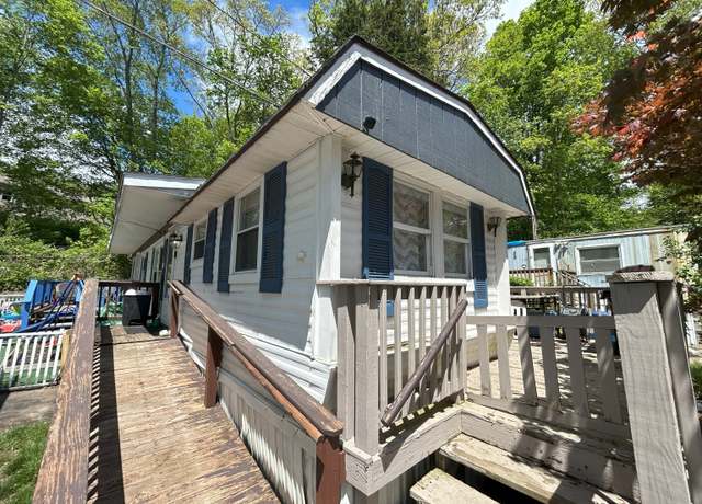 Property at 139 Lewis St Trlr 34, Naugatuck, CT 06770, 2 beds, 1 bath