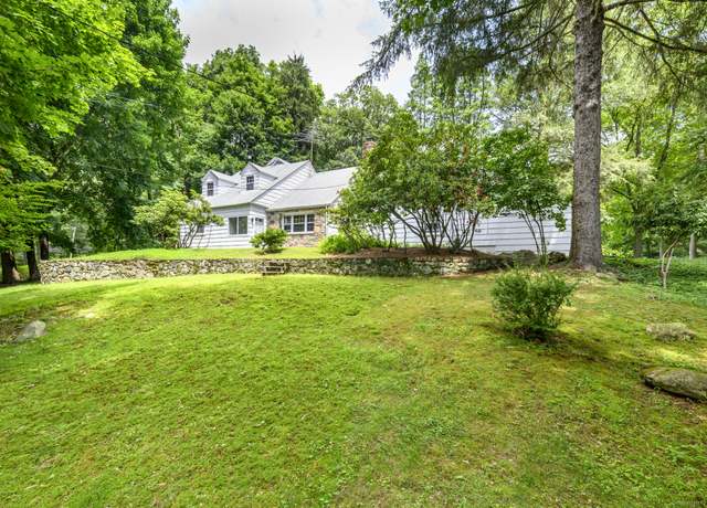 Property at 397 Lakeside Dr, Stamford, CT 06903, 3 beds, 4 baths