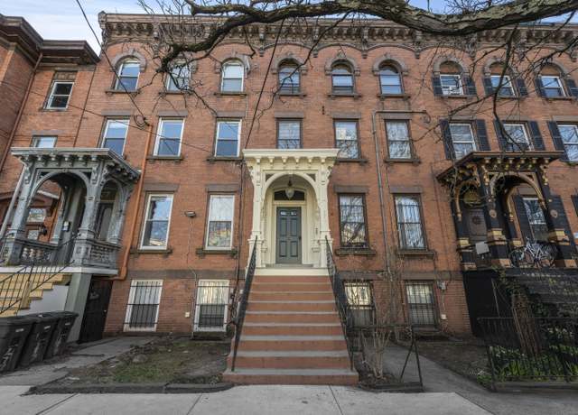 Property at 275 Dwight St, New Haven, CT 06511, 8 beds, 4 baths