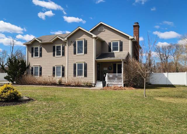 Property at 233 Squaw Rock Rd, Plainfield, CT 06354, 3 beds, 2.5 baths