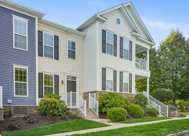 Property at 4 Brinscall Ct #4, Danbury, CT 06810, 2 beds, 2.5 baths