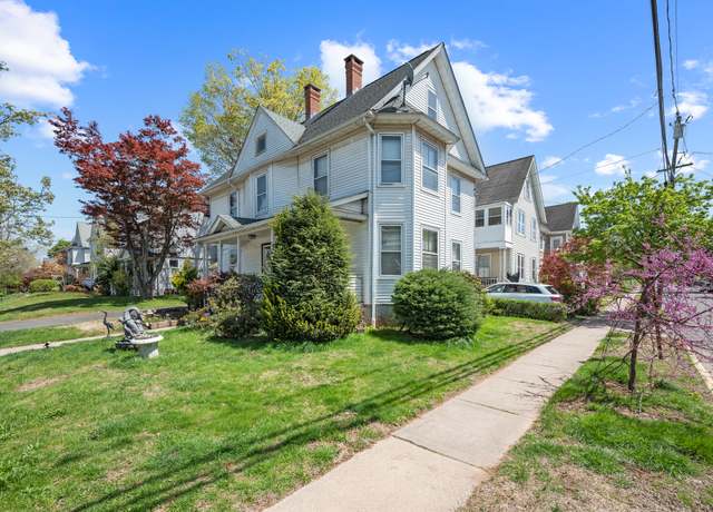 Property at 175 Lincoln St, Middletown, CT 06457, 4 beds, 1.5 baths