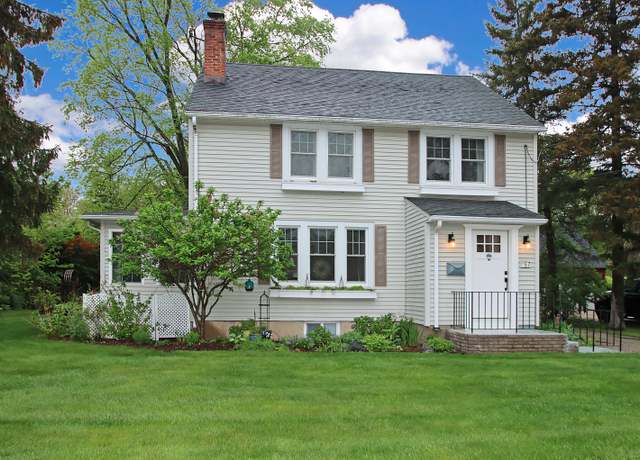 Property at 57 Prospect St, Bloomfield, CT 06002, 3 beds, 2.5 baths
