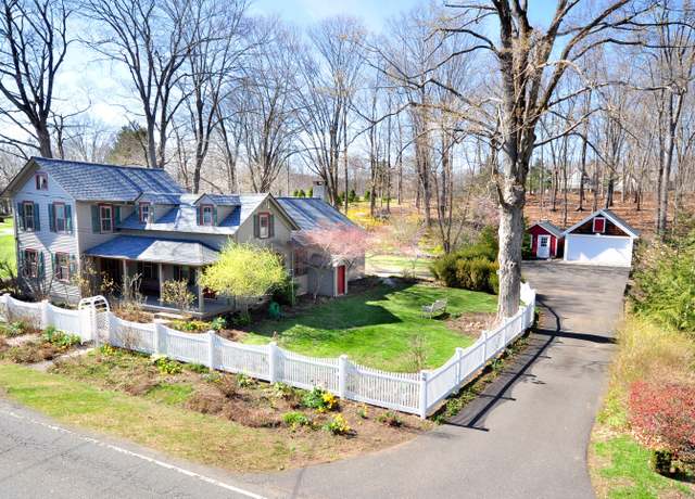 Property at 72 Clapboard Rd, Bridgewater, CT 06752, 4 beds, 2 baths