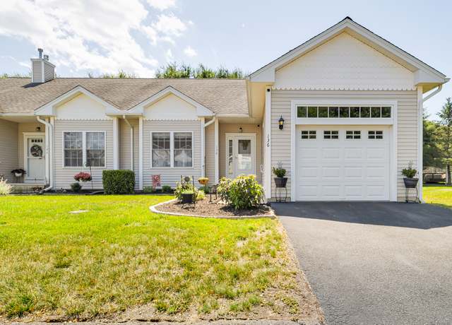 Property at 136 Pond View Cir #136, Beacon Falls, CT 06403, 2 beds, 2 baths