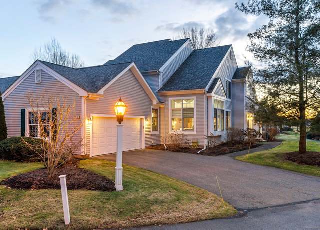 Property at 4 Priorwood Gdns #4, Cromwell, CT 06416, 3 beds, 2.5 baths