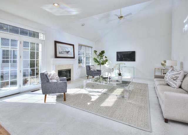 Property at 221 Fitch Pass #221, Trumbull, CT 06611, 2 beds, 2.5 baths