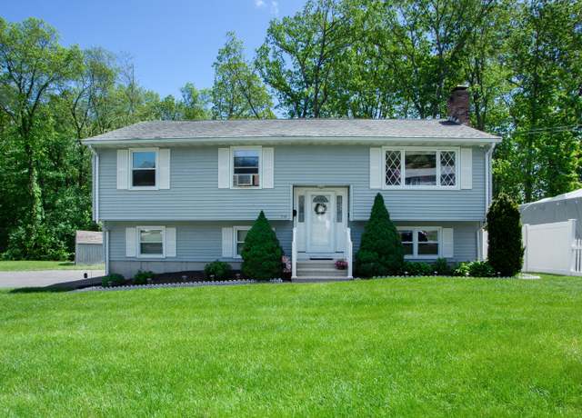 Property at 359 Ivy Dr, Farmington, CT 06010, 3 beds, 1.5 baths