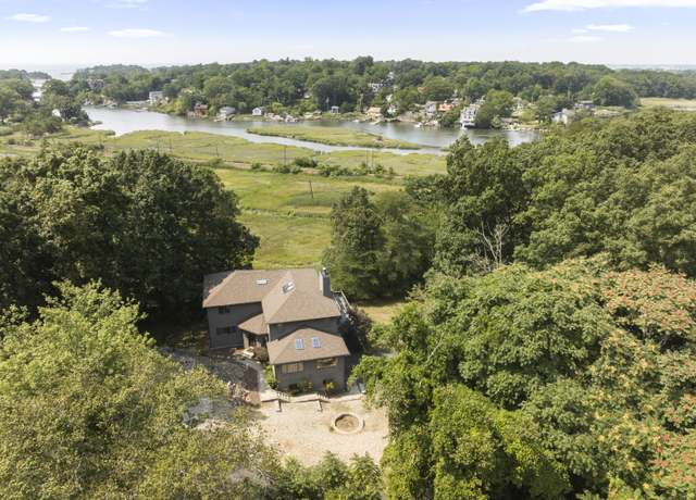 Property at 18 Spice Bush Ln, Branford, CT 06405, 3 beds, 2.5 baths