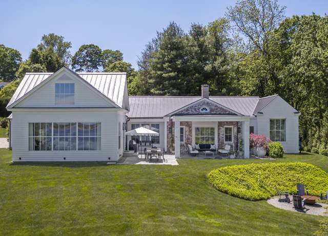 Property at 7 Hanna Ln, Essex, CT 06426, 3 beds, 3.5 baths