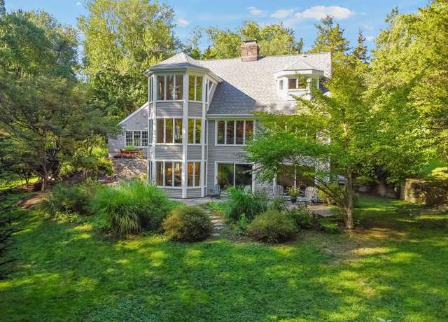 Property at 14 Shinnecock Pl, Weston, CT 06883, 3 beds, 4 baths