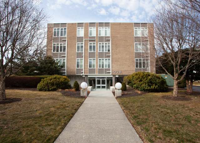 Property at 1028 Farmington Ave Apt 1B, West Hartford, CT 06107, 2 beds, 2 baths