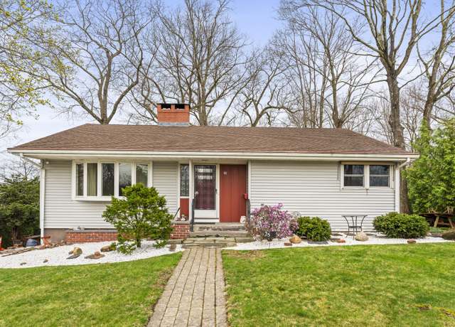 Property at 25 Sunnyslope Dr, Middletown, CT 06457, 2 beds, 1 bath