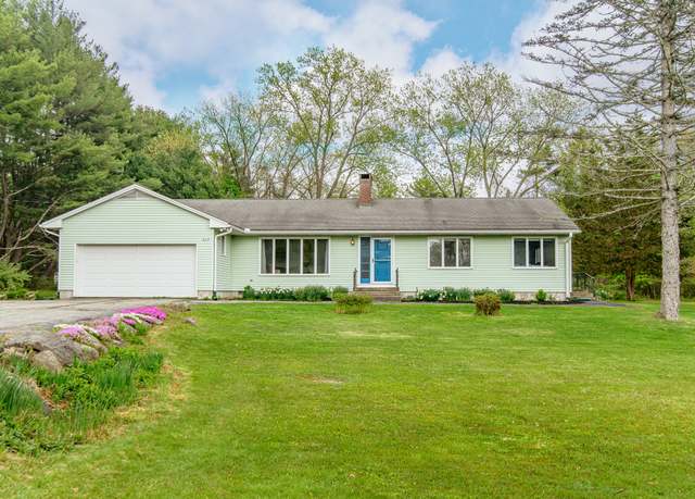Property at 617 Liberty Hwy, Putnam, CT 06260, 3 beds, 2.5 baths