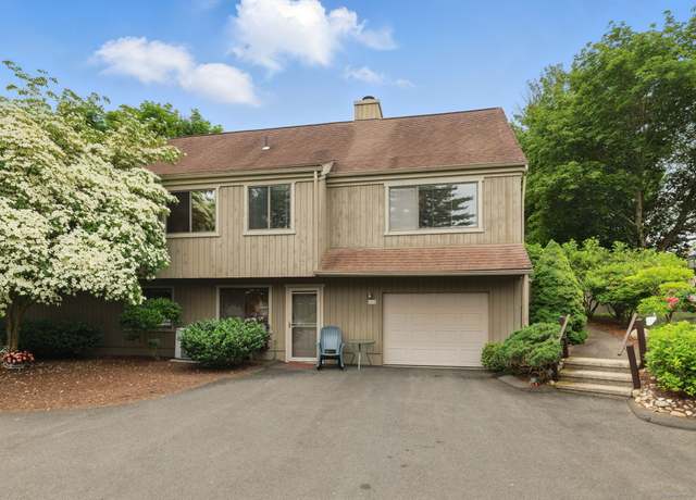 Property at 646 Onondaga Ln Unit B, Stratford, CT 06614, 2 beds, 3 baths