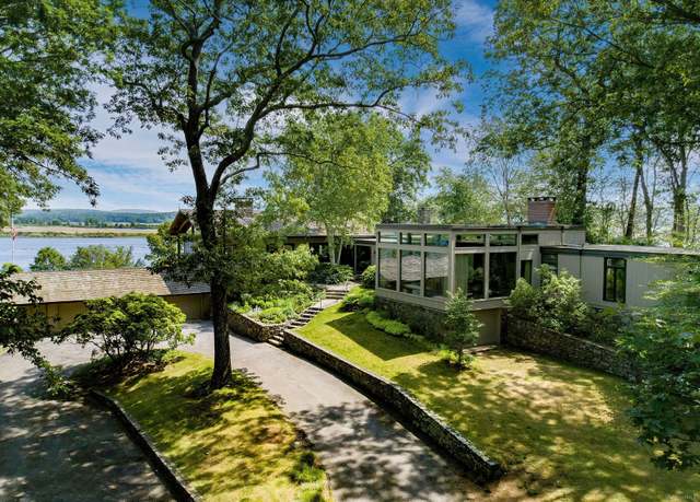 Property at 41 Watrous Point Rd, Old Saybrook, CT 06475, 6 beds, 4.5 baths