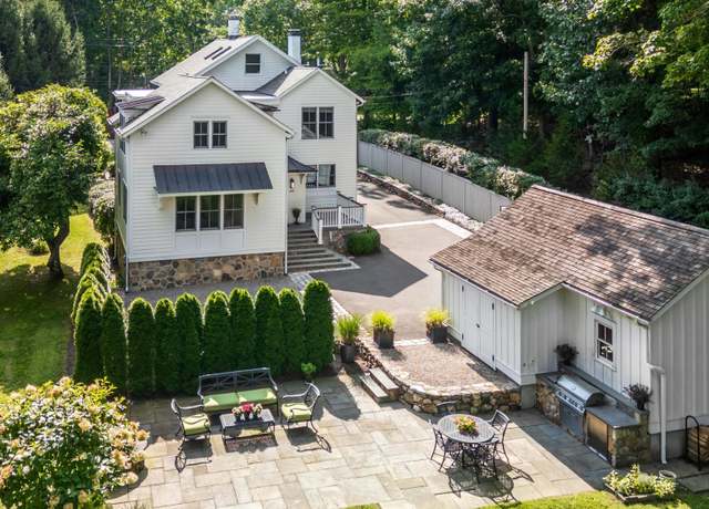 Property at 1012 Silvermine Rd, New Canaan, CT 06840, 4 beds, 4.5 baths