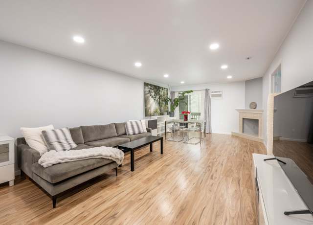 Property at 55 Mill Plain Rd Unit 32-6, Danbury, CT 06811, 2 beds, 2 baths