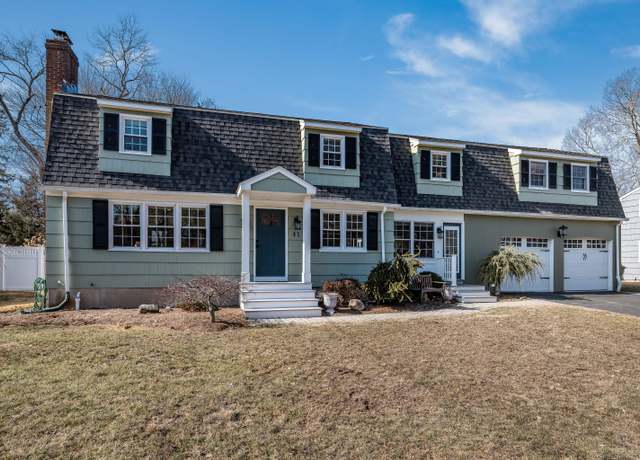 Property at 41 Meadowood Ln, Old Saybrook, CT 06475, 4 beds, 2.5 baths
