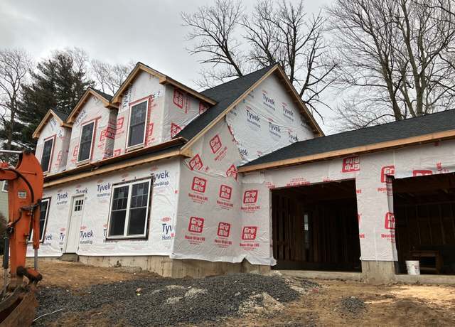 Property at 164 East Rd, Bristol, CT 06010, 4 beds, 2.5 baths