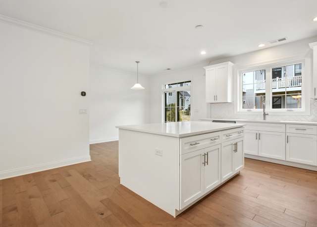 Property at 5 E Cross Trl #5, Danbury, CT 06810, 3 beds, 2.5 baths