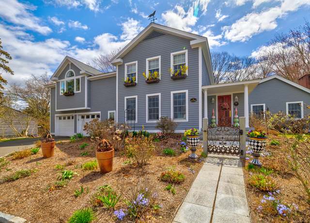 Property at 49 Damascus Rd, Branford, CT 06405, 2 beds, 2.5 baths